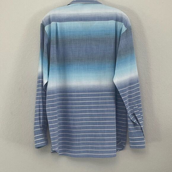 Charleston Threads Button Down Shirt Size Large - Picture 2 of 3